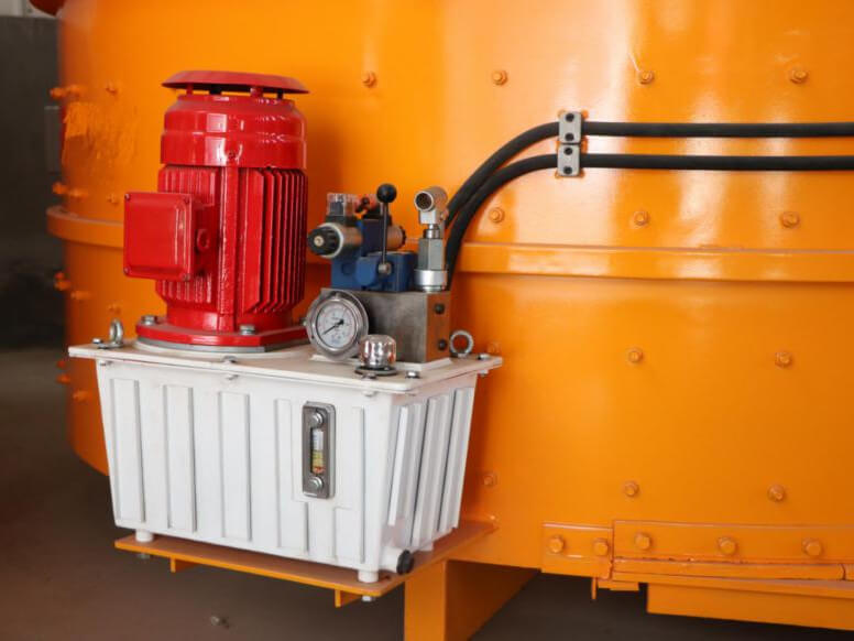 Hydraulic unit equipped with manual pump