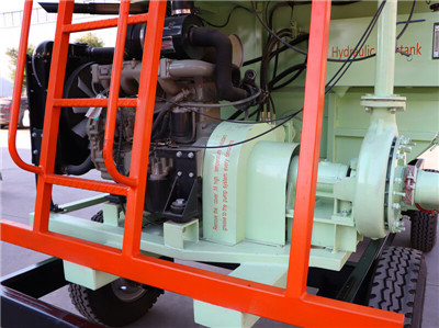 hydroseeder machine with diesel engine, slurry pump