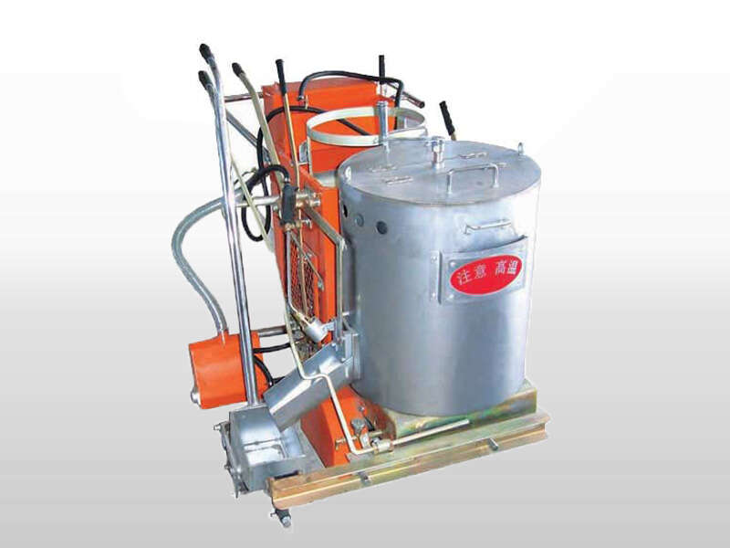 Self propelled thermoplastic road marking machine 